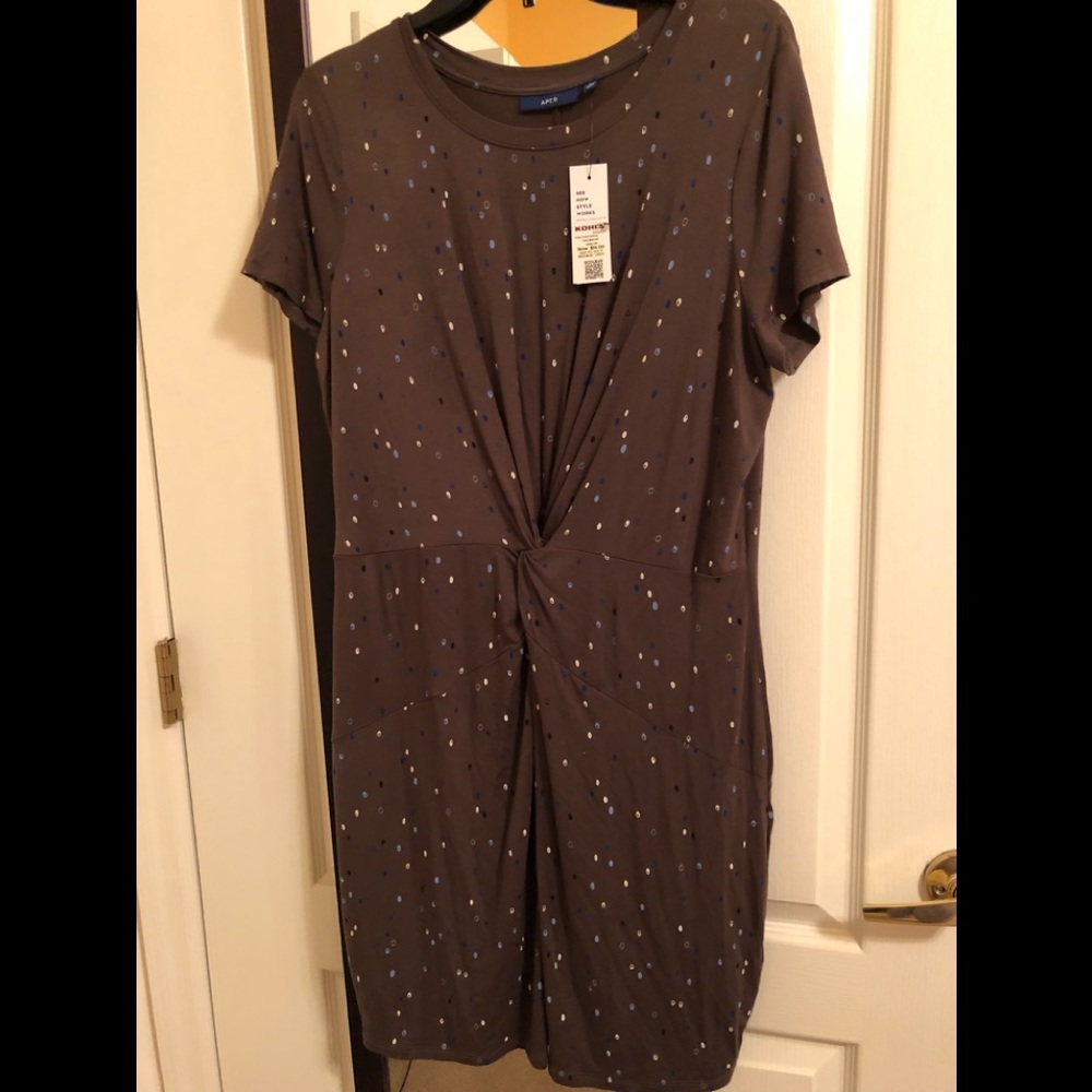 Apr. 9 Large Lightweight Dress 💕Price Drop 💕
